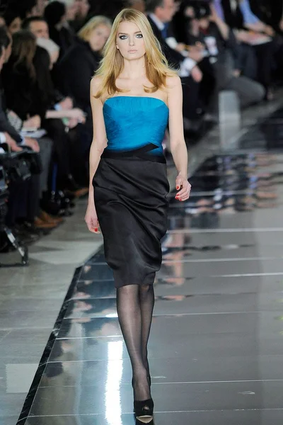 Look 27